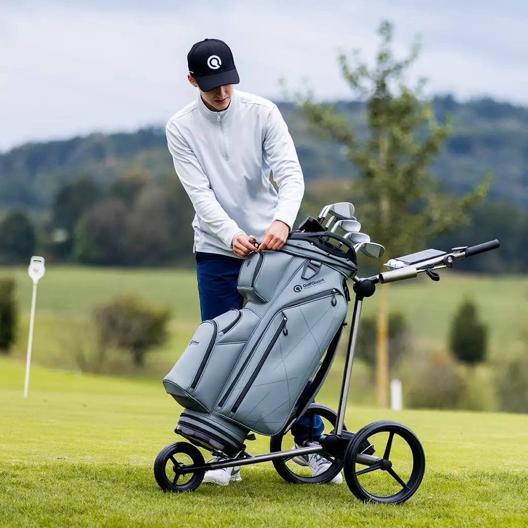 Golfbag auf dem GolfQuant 3e Golftrolley befestigen